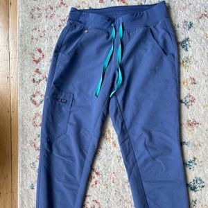 Figs zamora joggers. XS. Big Sky